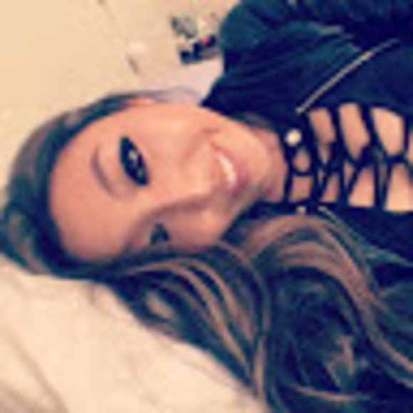 Meet your Posher, Julie - Picture 1 of 1